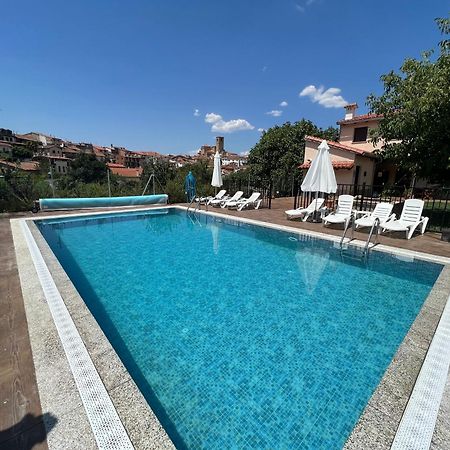 Apartamentos Dona Jimena Del Ambroz 4 Estrellas Complejo Unico En El Centro Del Pueblo - Piscina Ya Abierta Хервас Экстерьер фото
