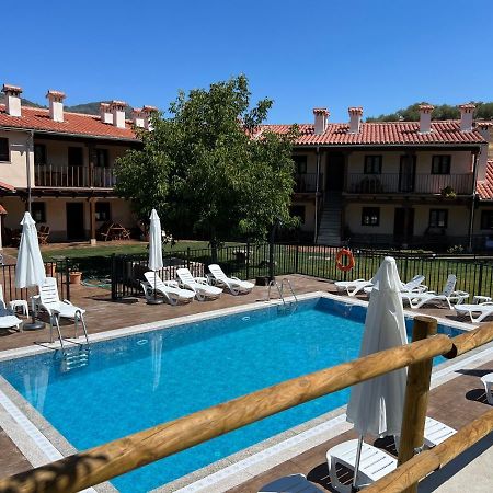 Apartamentos Dona Jimena Del Ambroz 4 Estrellas Complejo Unico En El Centro Del Pueblo - Piscina Ya Abierta Хервас Экстерьер фото