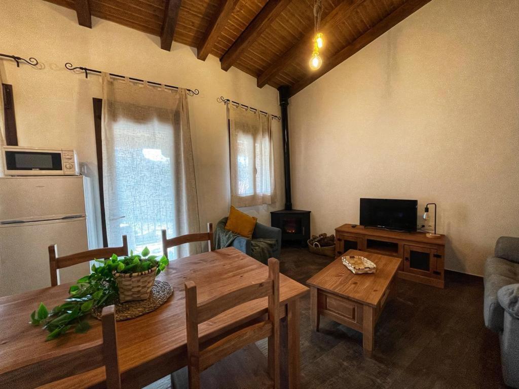 Apartamentos Dona Jimena Del Ambroz 4 Estrellas Complejo Unico En El Centro Del Pueblo - Piscina Ya Abierta Хервас Экстерьер фото