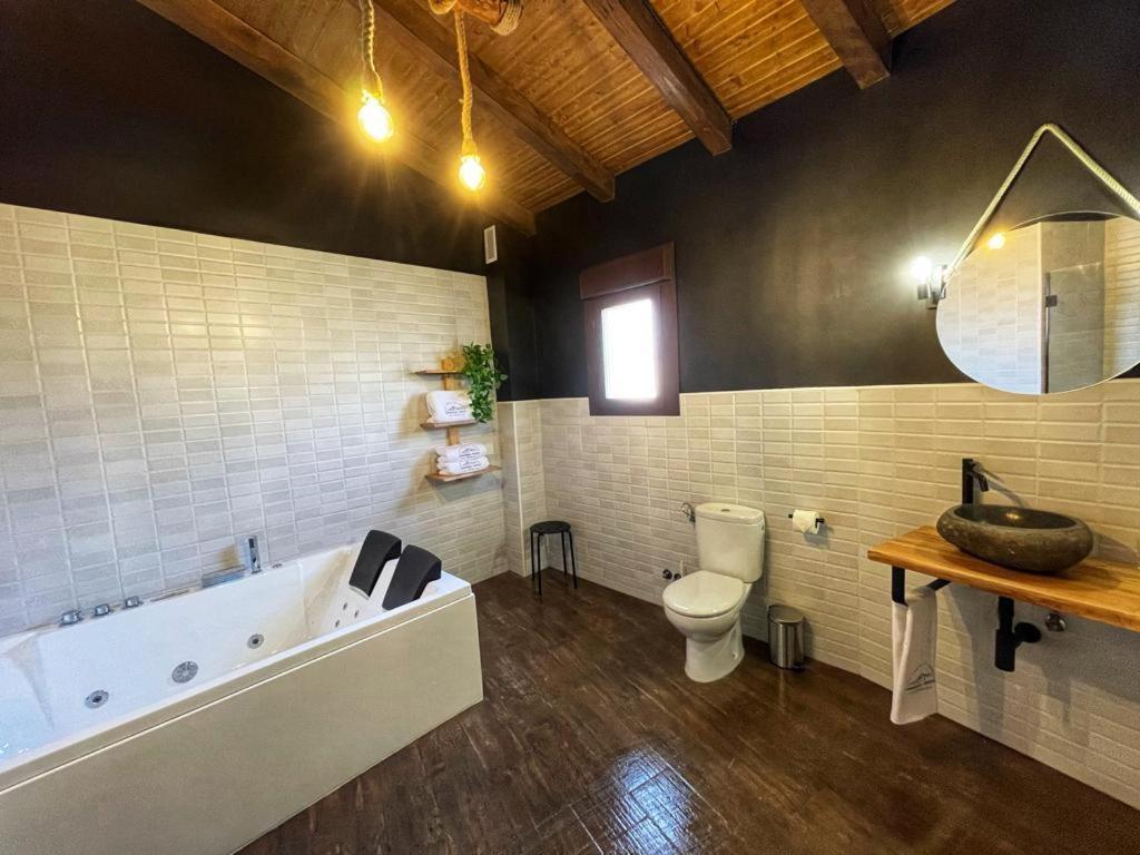 Apartamentos Dona Jimena Del Ambroz 4 Estrellas Complejo Unico En El Centro Del Pueblo - Piscina Ya Abierta Хервас Экстерьер фото