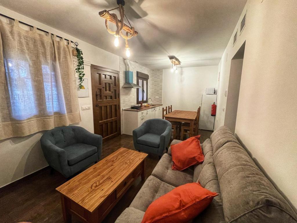 Apartamentos Dona Jimena Del Ambroz 4 Estrellas Complejo Unico En El Centro Del Pueblo - Piscina Ya Abierta Хервас Экстерьер фото