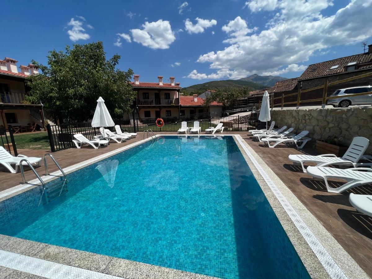 Apartamentos Dona Jimena Del Ambroz 4 Estrellas Complejo Unico En El Centro Del Pueblo - Piscina Ya Abierta Хервас Экстерьер фото